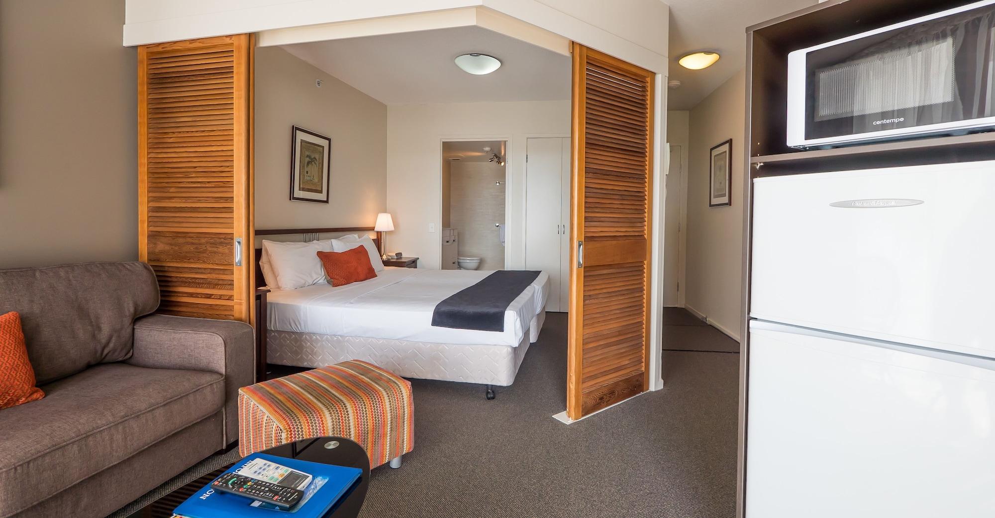 Broadbeach Savannah Resort Exterior photo