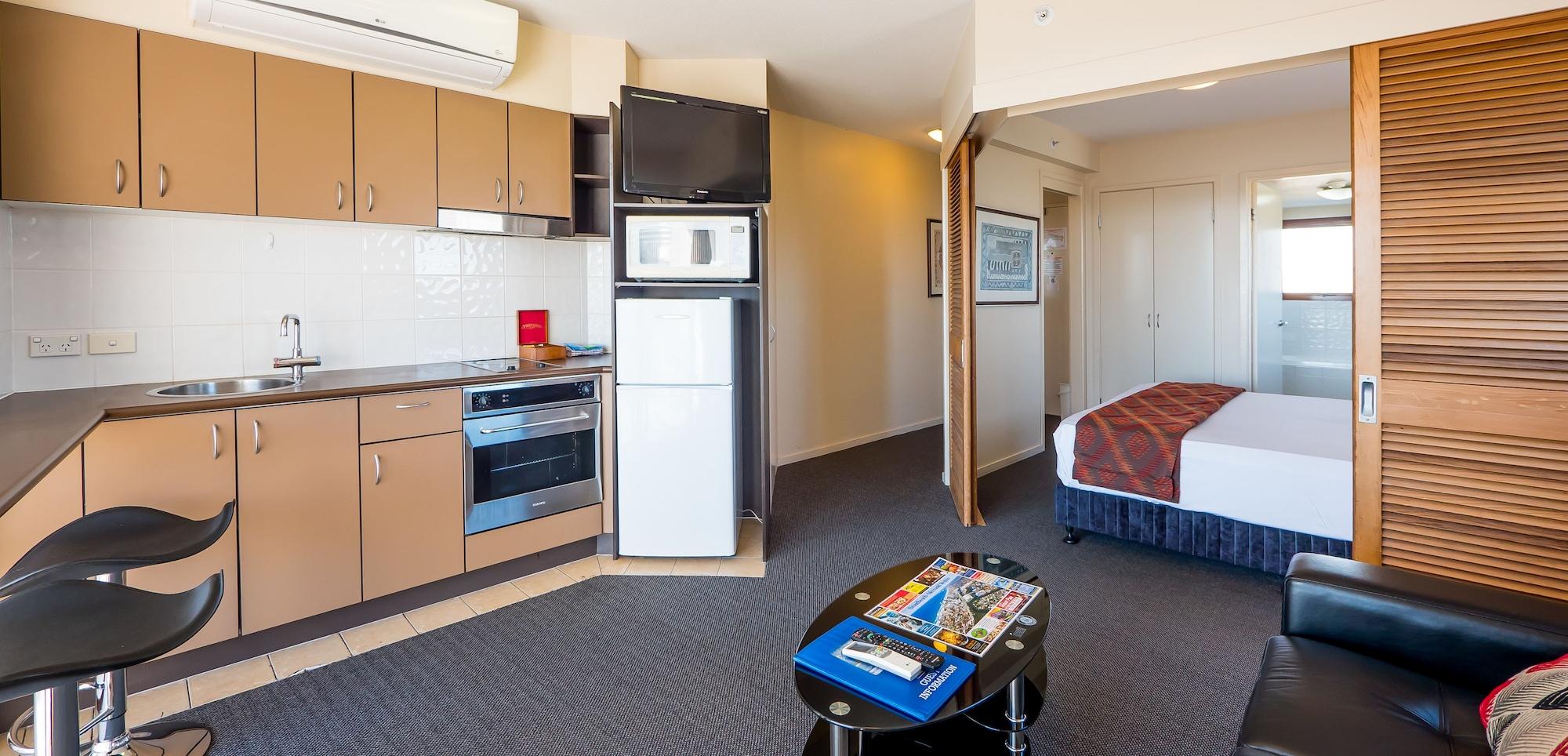 Broadbeach Savannah Resort Exterior photo