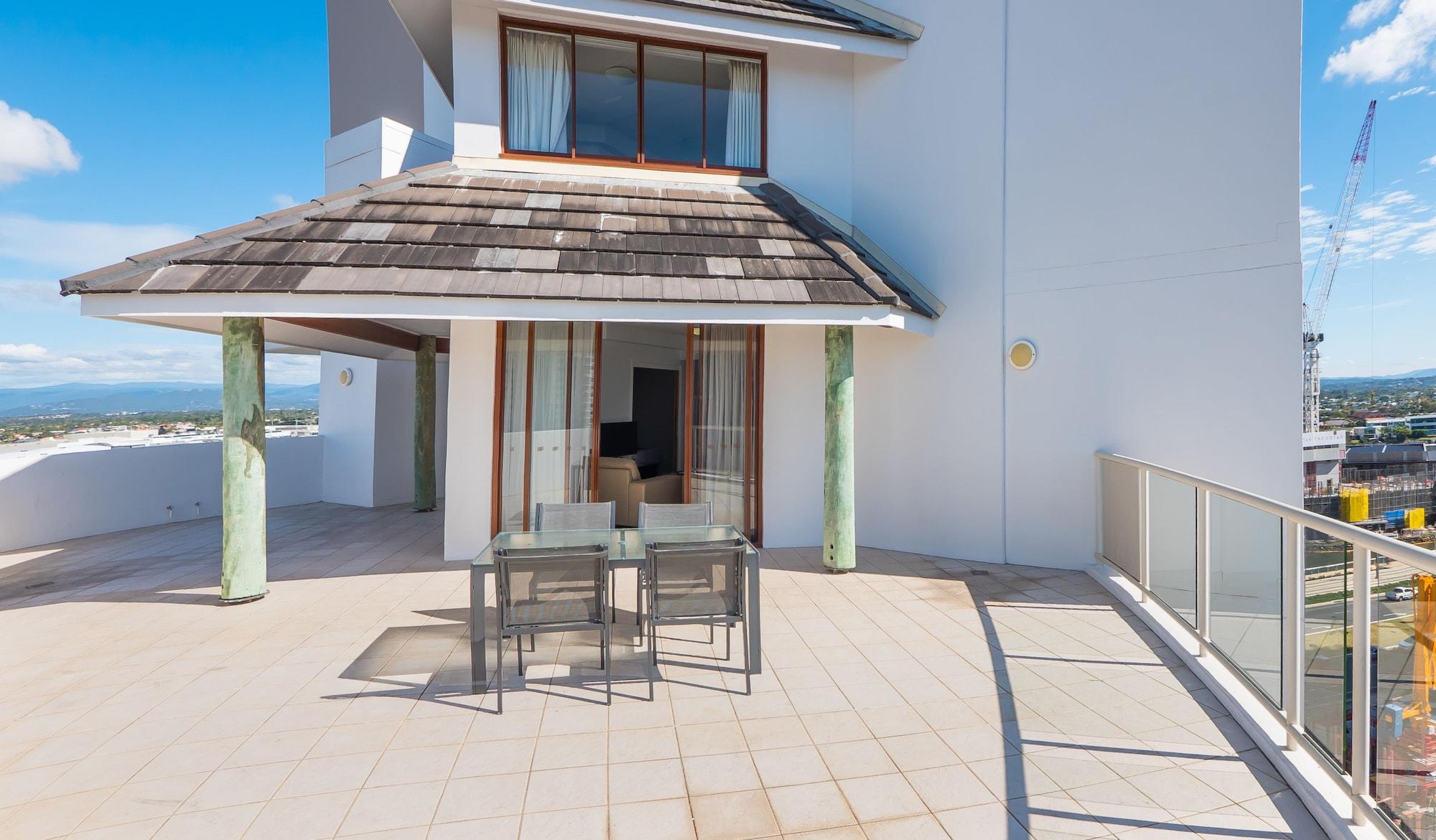Broadbeach Savannah Resort Exterior photo