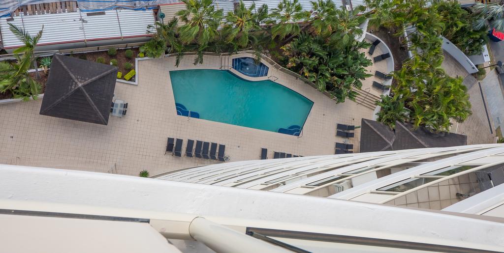 Broadbeach Savannah Resort Exterior photo