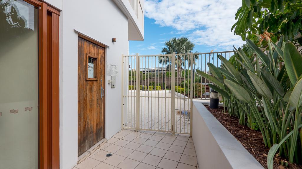 Broadbeach Savannah Resort Exterior photo