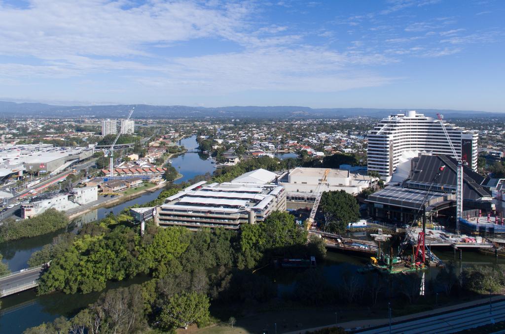 Broadbeach Savannah Resort Exterior photo